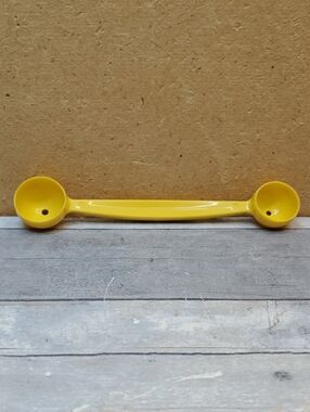 Tupperware Yellow Melon Baller